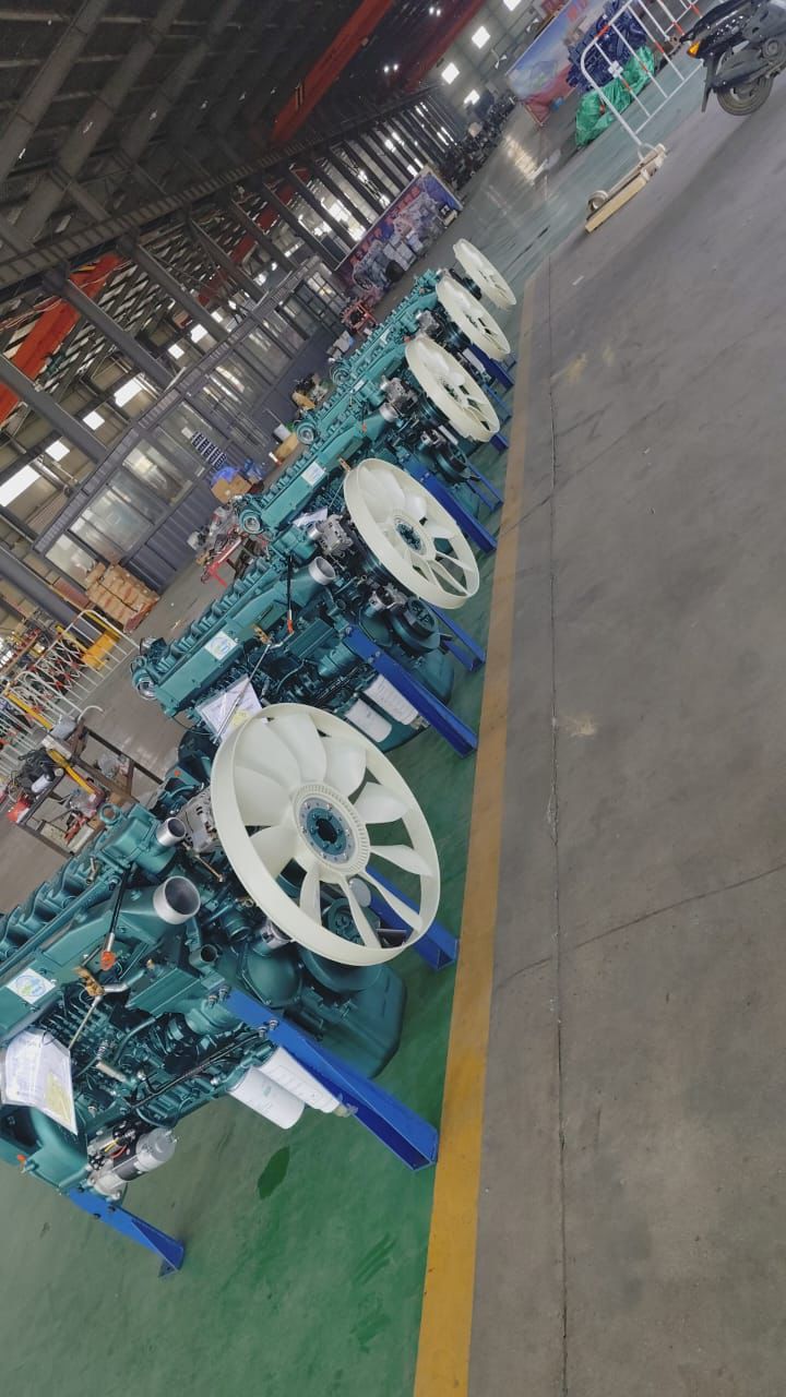 HOWO engines on production line