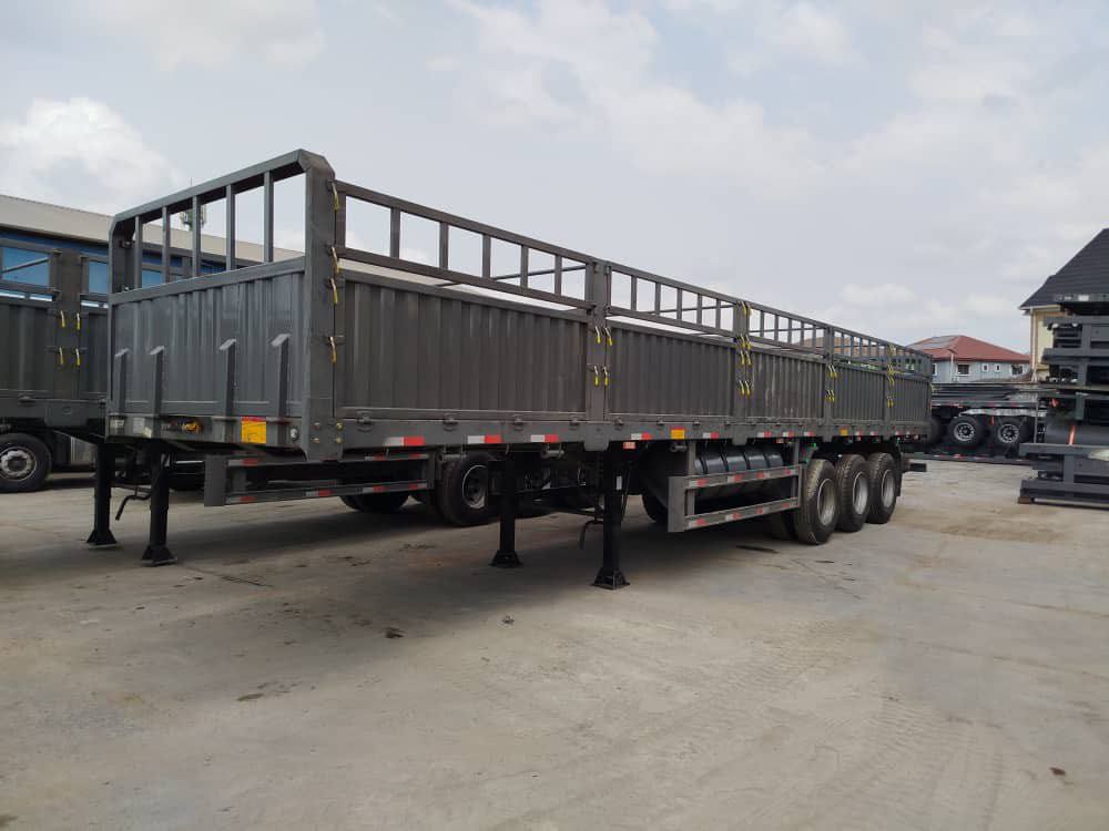 Side-wall cargo trailer