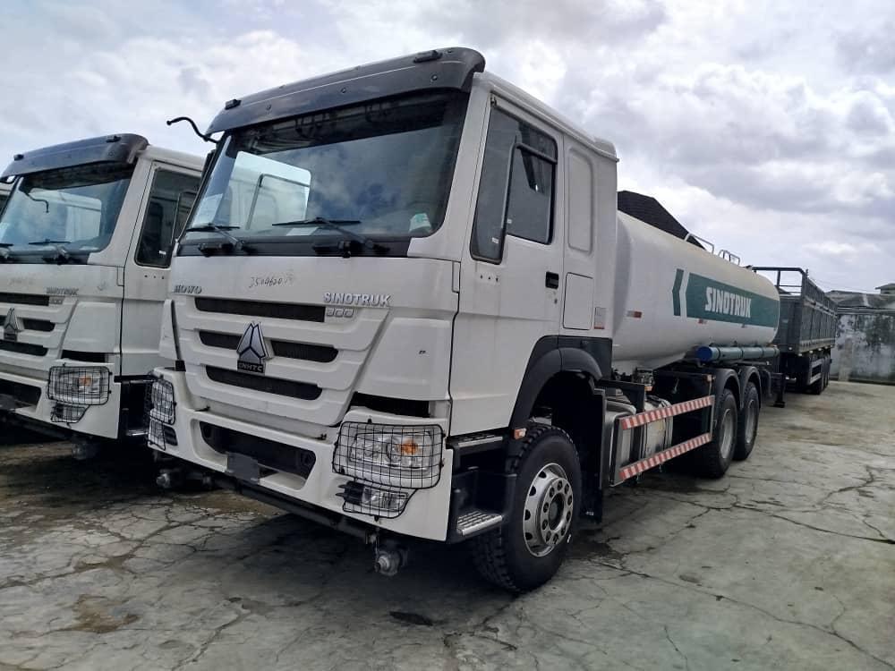 HOWO water tanker truck
